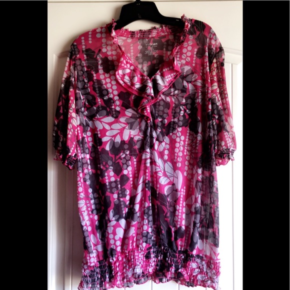 Lane Bryant Pink 👚 Grey & white flower print top - Picture 1 of 3